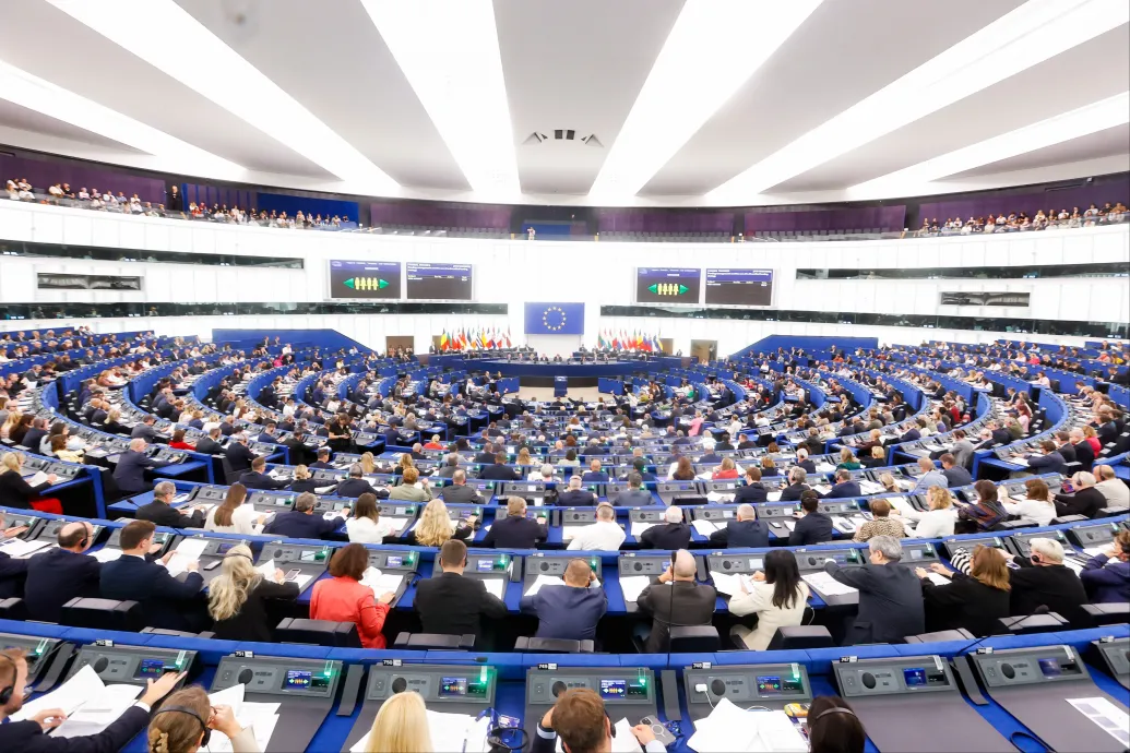 Az EP-képviselők uniós fellépést akarnak a munkahelyi stressz és kiégés ellen