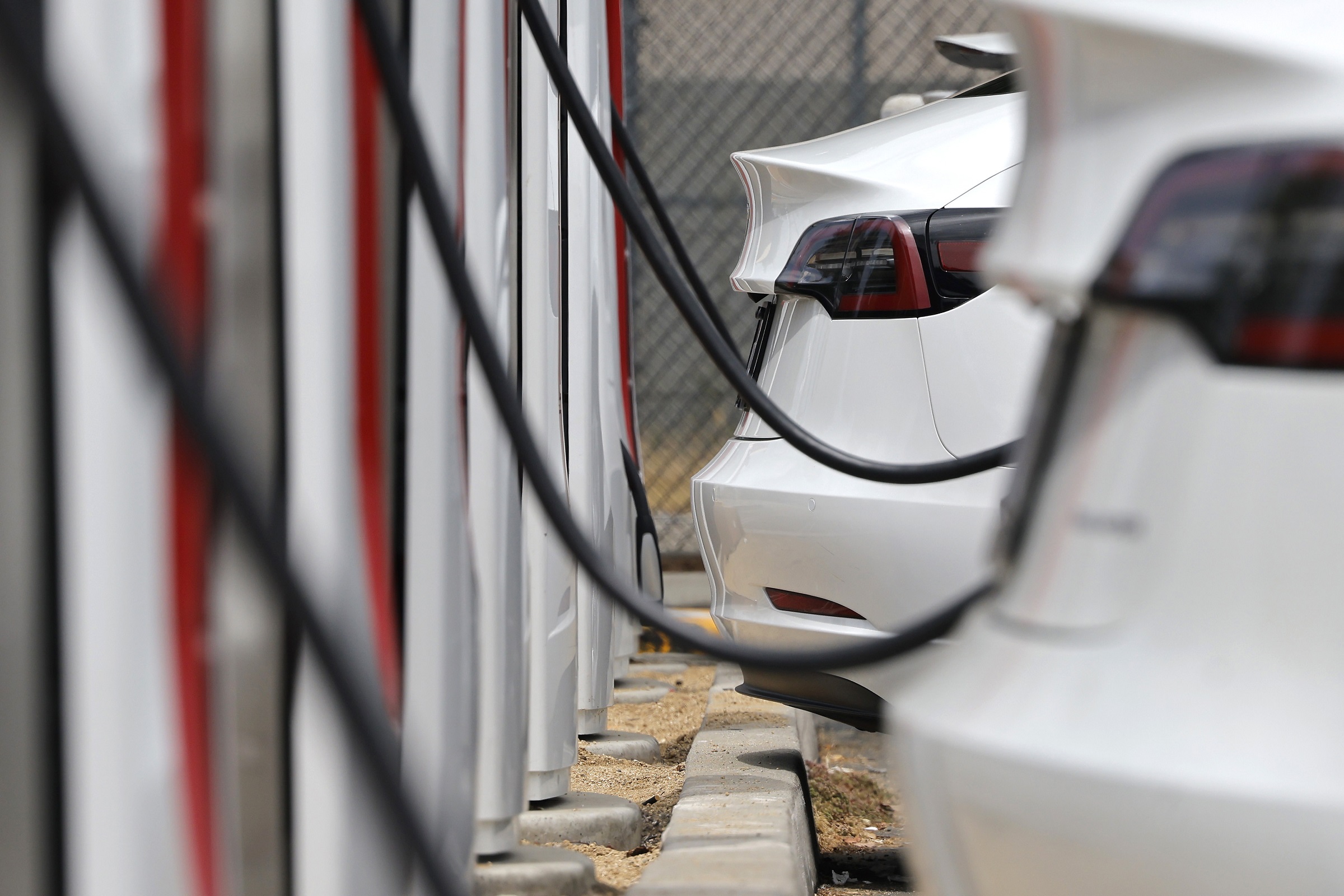 A Tesla frissítése egyedi indulási módot vezet be tragédia után