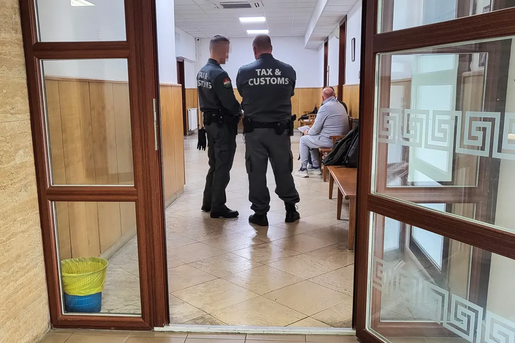 A győri bíróság elrendelte két gyanúsított letartóztatását a lélegeztetőgép-ügyben