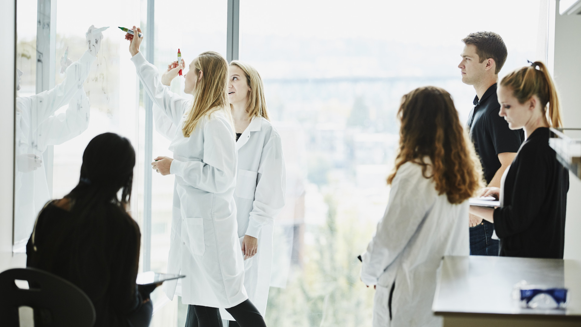 Elkészült az új innovációs stratégia, 225 milliárdra nőnének a kutatási források
