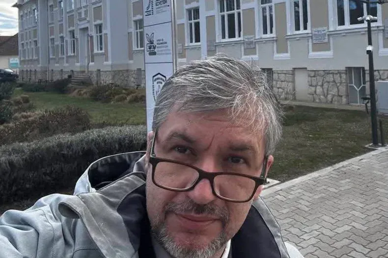 Hadházy szerint az ügyészség fegyelmit indított ellene a „köpés” miatt