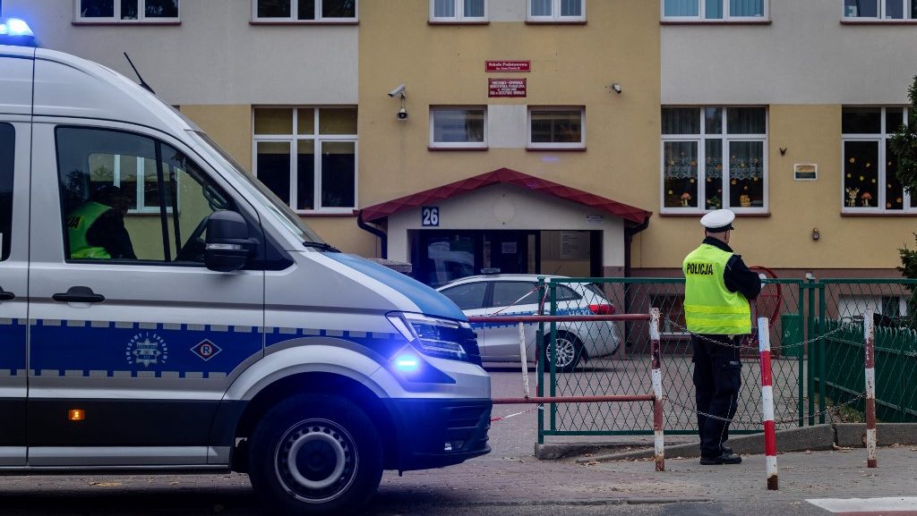 Lengyelországban őrizetbe vettek tíz merényletre készülő kiskorút