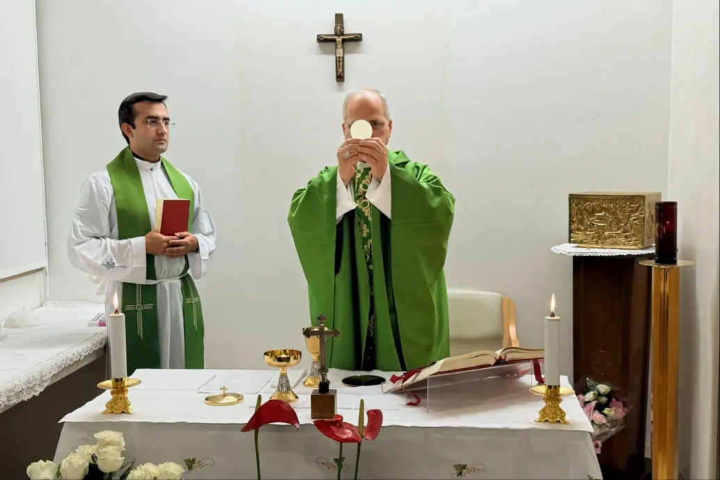 XIV. León pápa a keddi műtét után pénteken már misét celebrált