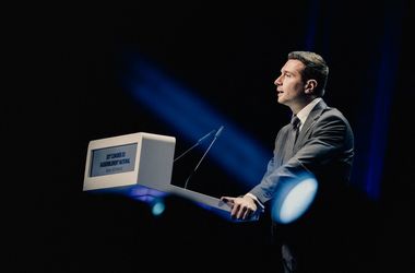 Bardella marad a párt élén, a kongresszust Orléans-ban tiltakozások kísérték