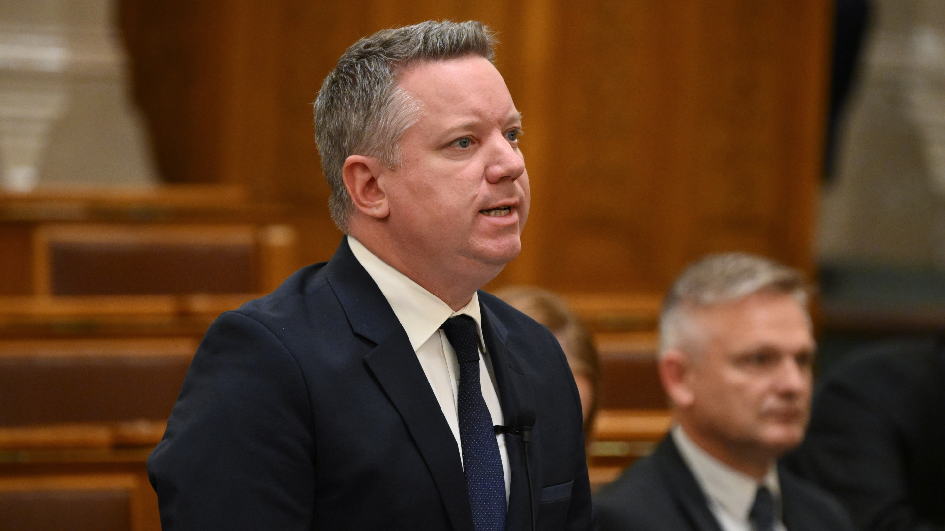 A kormány jövőre megszünteti a közszolgák egymilliós lakhatási támogatását