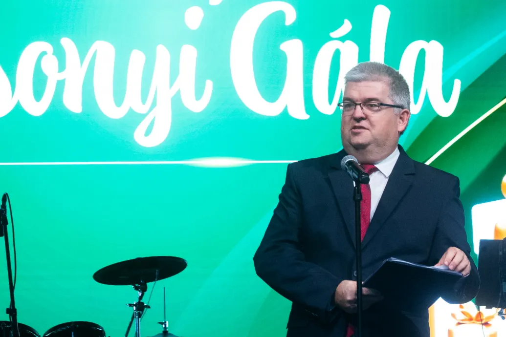A lemondási ajánlat elutasítása után bocsánatot kért az akkori szociális államtitkár