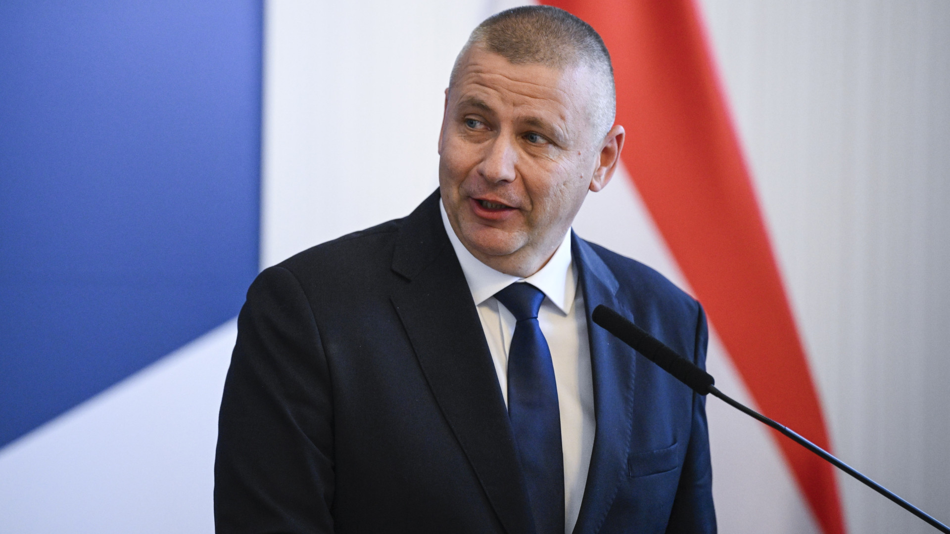 Ruszin-Szendi Romulusz bejelentette, hogy jövőre laktanyákat és egy objektumot felújítanak