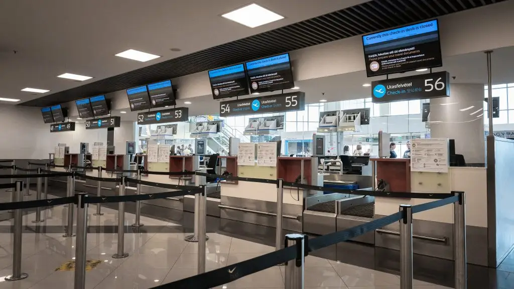 Több száz repülő jár éjfél után Ferihegyen, vizsgálják az éjszakai repülési tilalmat