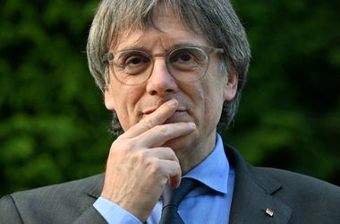 Puigdemont visszatérhet Spanyolországba, jogerősen megszűnt a letartóztatási parancs
