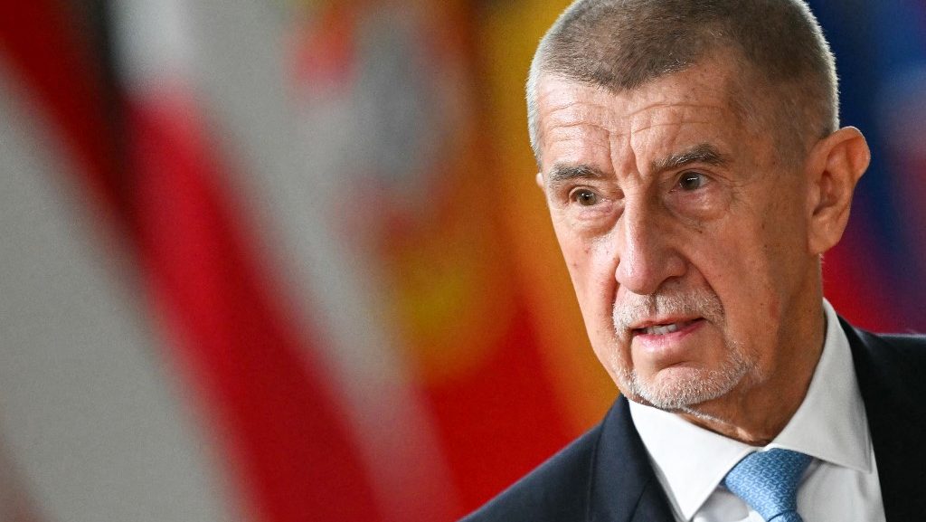 Változtatás a finanszírozáson, tízezrek tüntettek Prágában