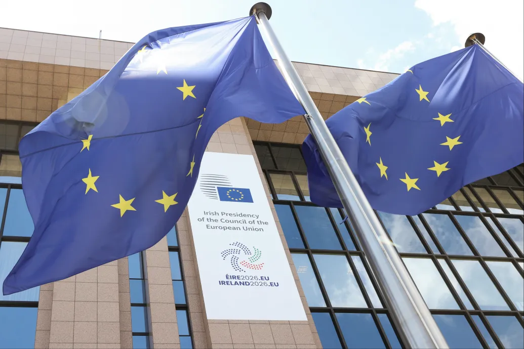 A Politico szerint az EU büdzsétervét akár 73 billió forinttal csökkenthetik