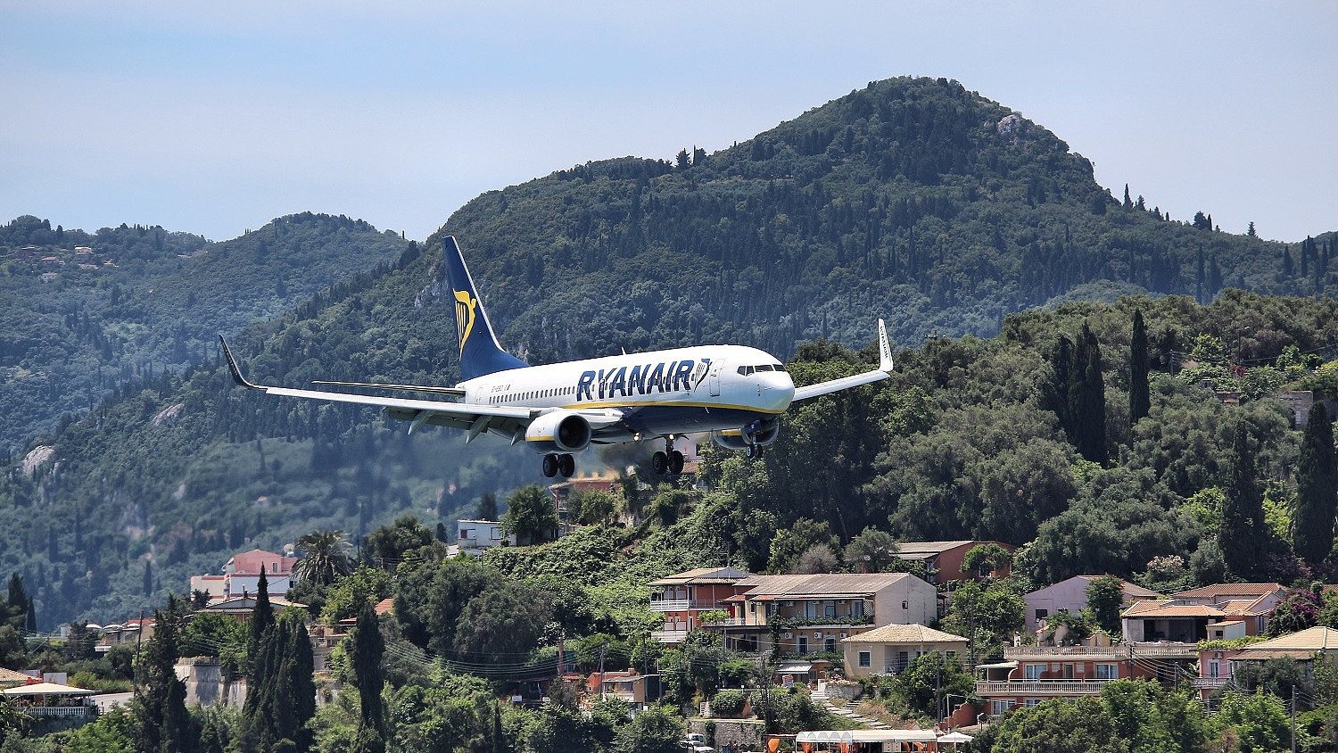 A Ryanair egy hónap múlva 60 percre emeli az utasfelvétel és poggyászfeladás lezárási idejét