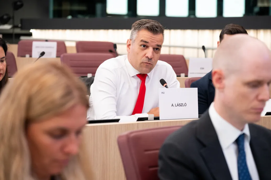 Fidesz: jelöltet állítunk az októberi EP-misszióba