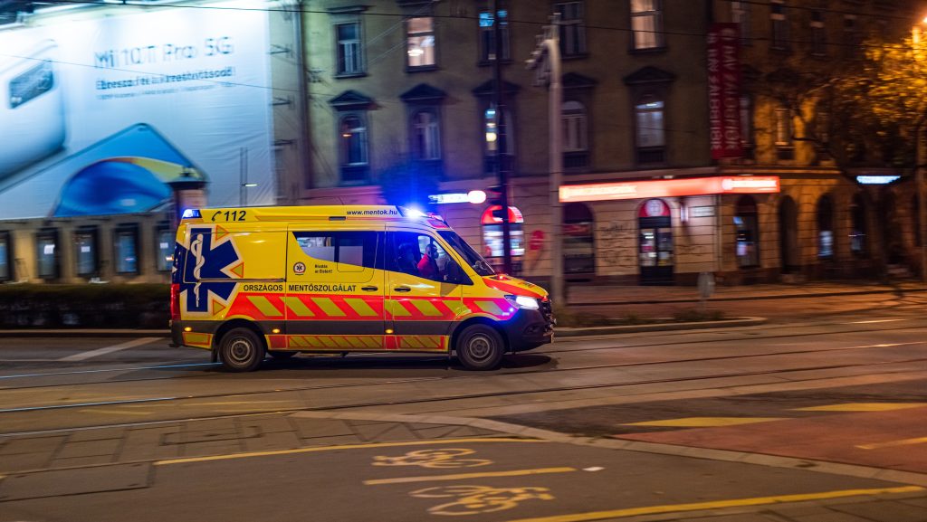 Kábítószer hatása alatt álló férfi támadta meg Újbuda alpolgármesterét, kórházba került