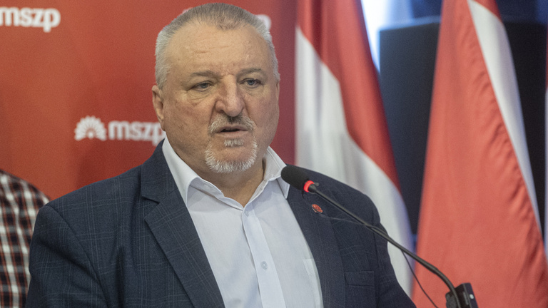Két minisztert letartóztattak, az MSZP az elnökét keresi