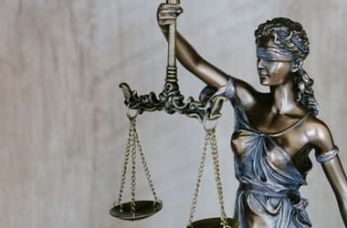 Az AB döntése miatt a bíróságok nem korlátozhatják saját működésük nyilvánosságát