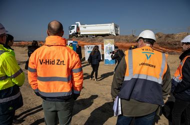 Az osztrák cég csak a gépeket és a dolgozókat venné át, nem a céget