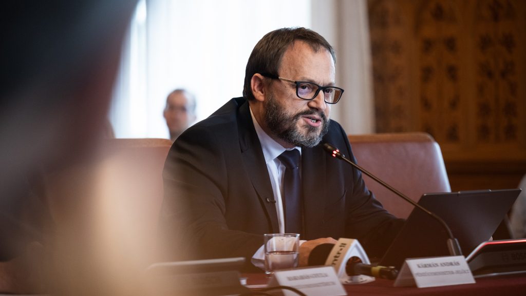 Elfogadták a 2026-os költségvetés módosítását, 7,5 százalékra nő a hiánycél