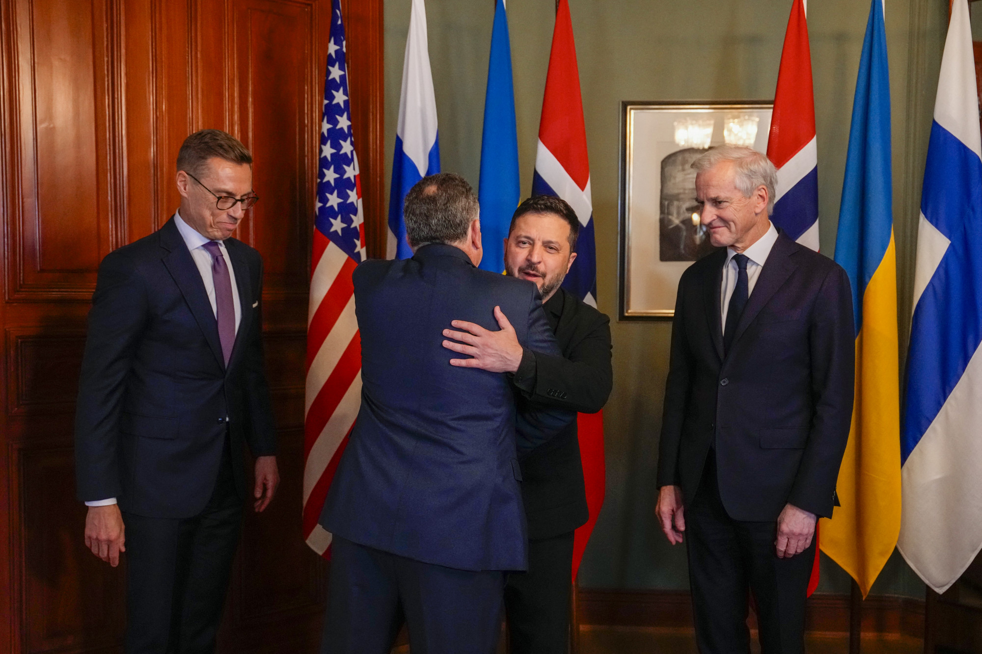 A finn elnök és a norvég kormányfő Putyinnal tárgyalt a háború befejezéséről
