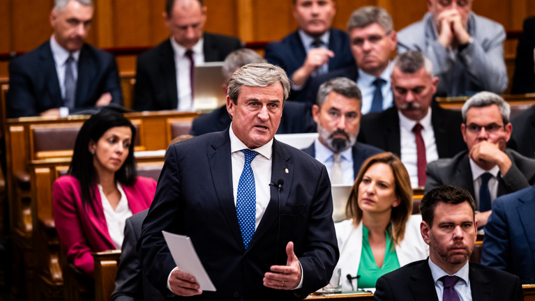 Kapitány István szerint marad a rezsicsökkentés, kiterjesztik a támogatást