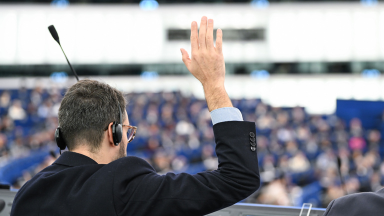 Az EU terve szerint a tagállami jóváhagyás után 2027 elején kezdődhet a védelmi ipar felpörgetése