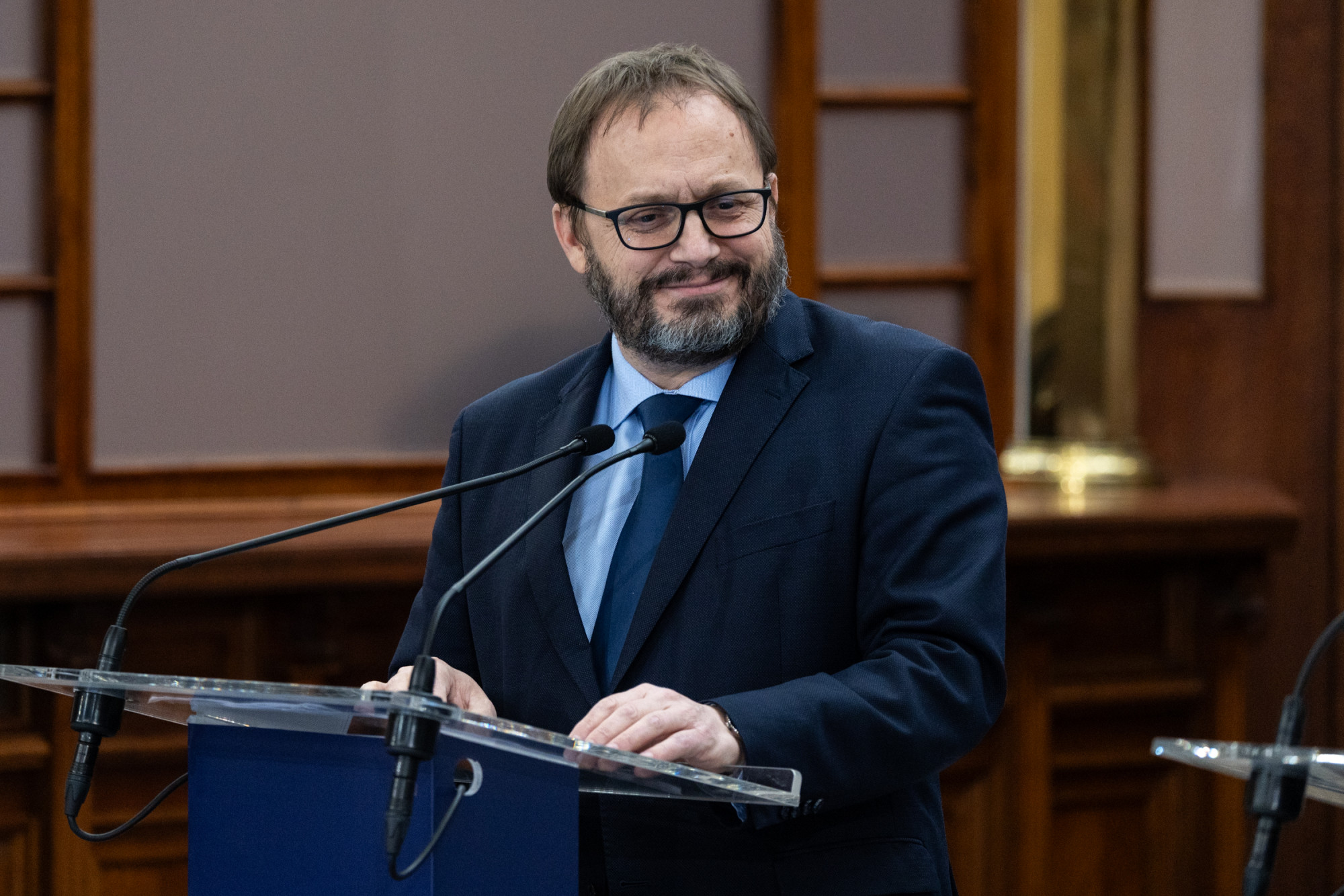 A Pénzügyminisztérium: 2030-ra 3,1 százalékos növekedést és 3 százalék alatti hiányt tervez