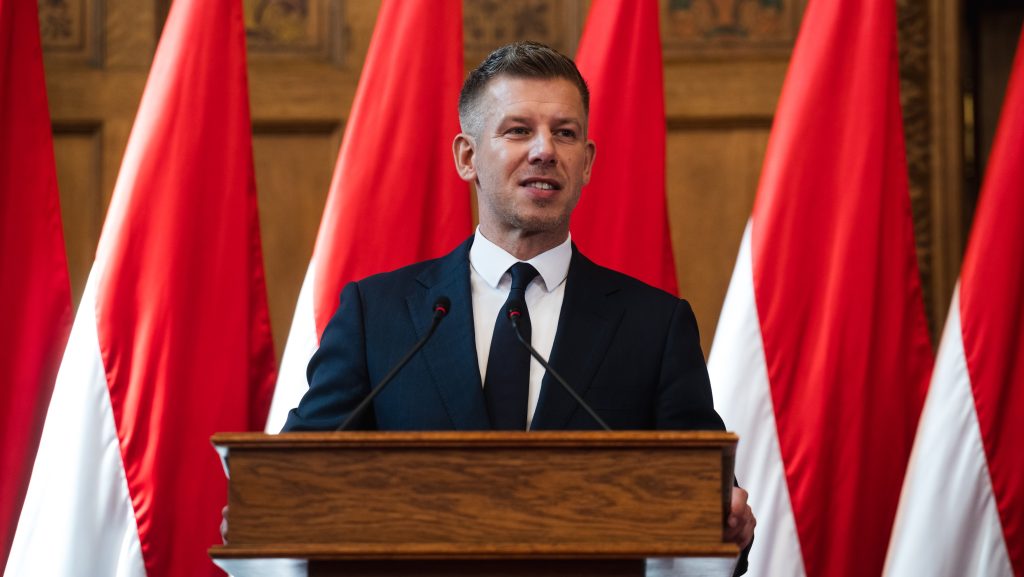 Még az ősszel elindul az alkotmányozás, és a kormány bevonná az ellenzéki pártokat