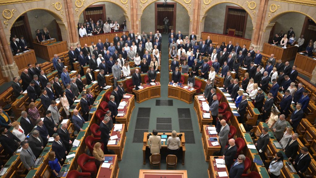 A kormány benyújtotta a 2027-es költségvetési törvényjavaslatot, a hiány 5102 milliárd forint