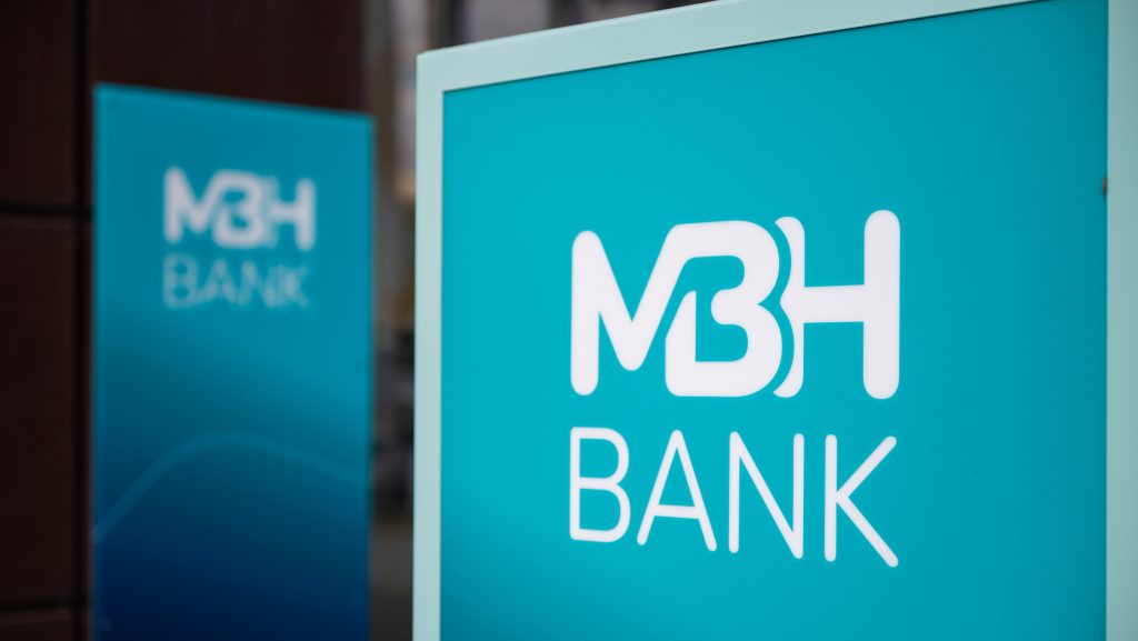 Mától megszűnt a munkaviszonya az MBH Banknál, a közlemény szerint nem részletezték az okot