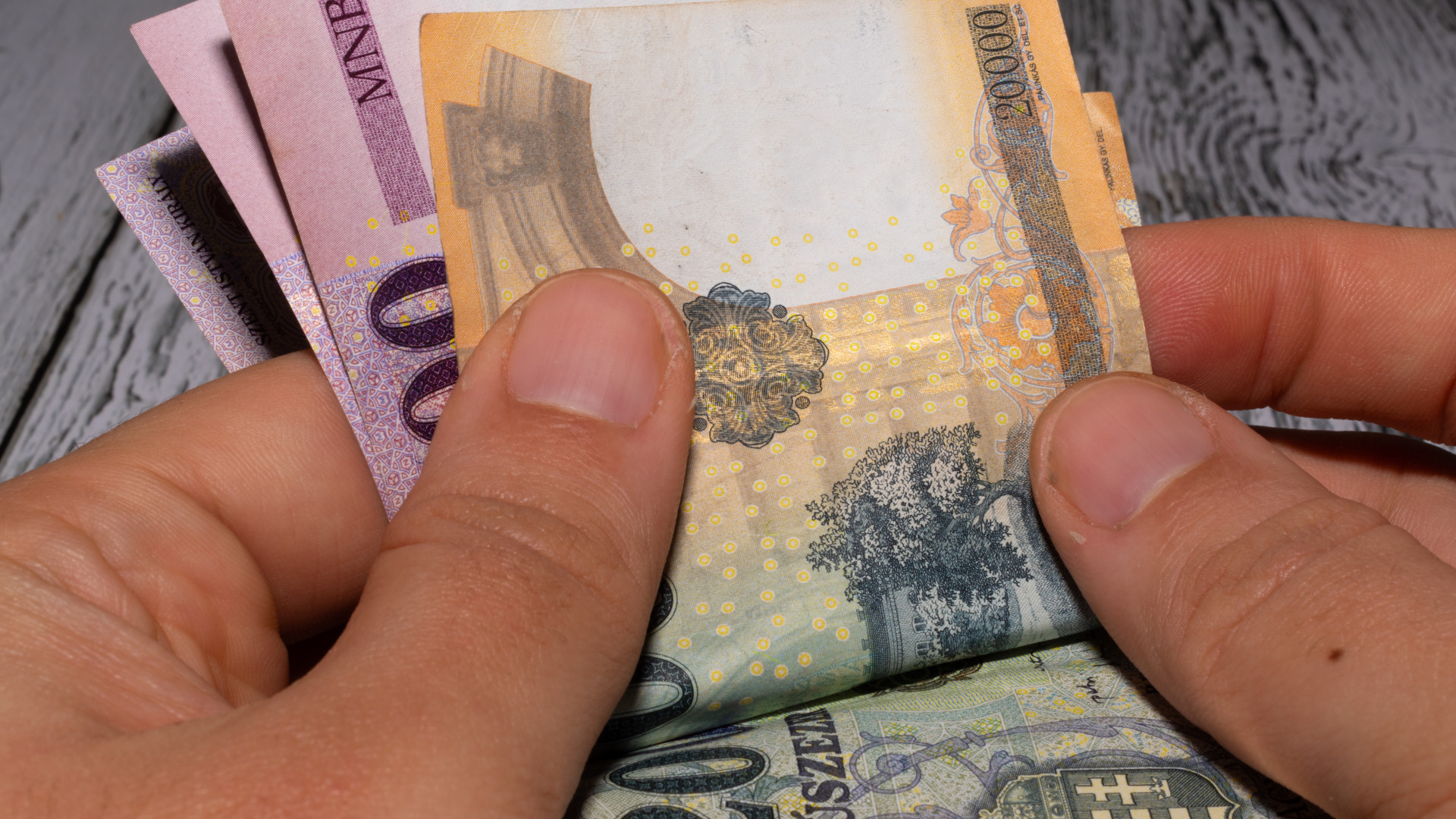 Az RTL Híradó szerint 14 helyett 6 százalék alatti lehet a 2027-es minimálbér-emelés
