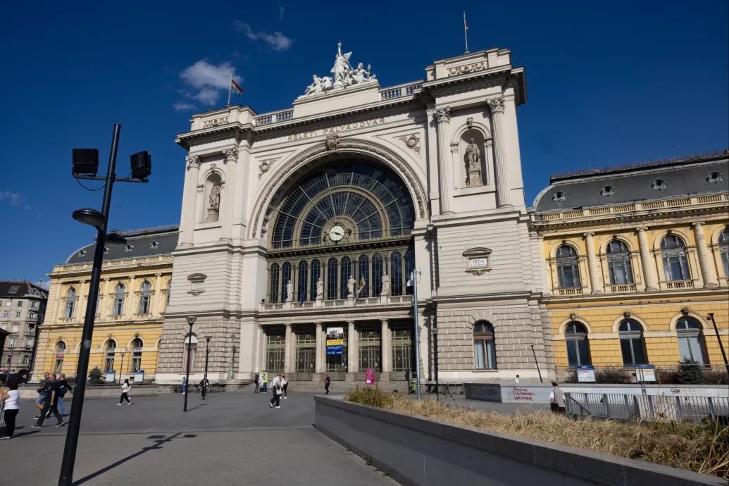 A BRFK szerint vizsgálatuk alapján nem rendőrök szégyenítették meg a nőt a Keletinél