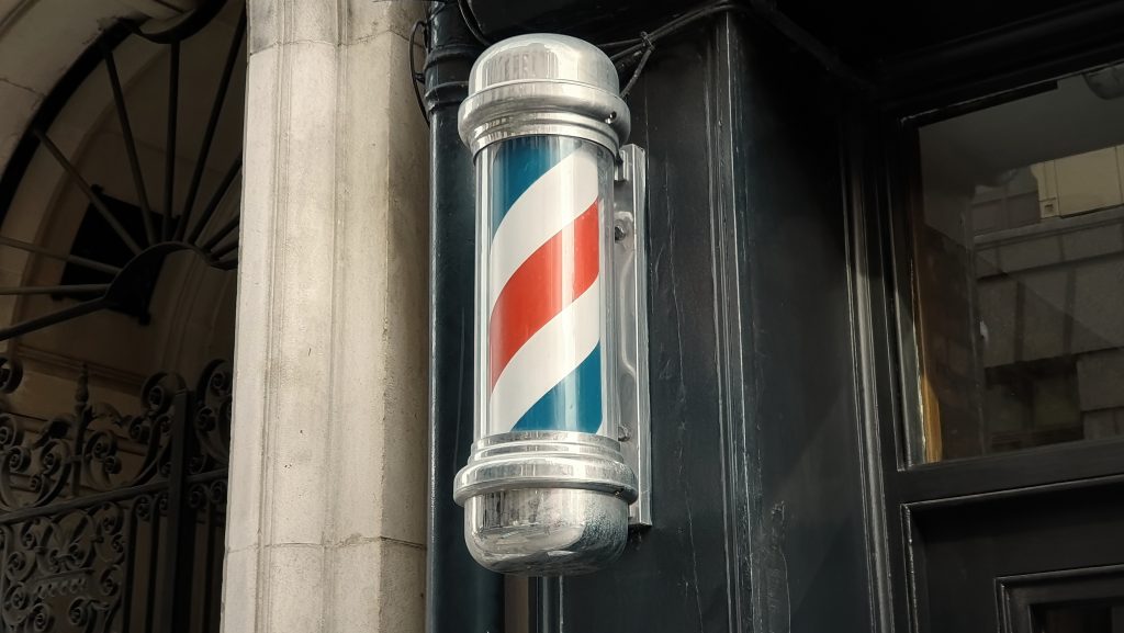 A NAV razziázott barber shopokban, sok helyen számla és adószám sem volt