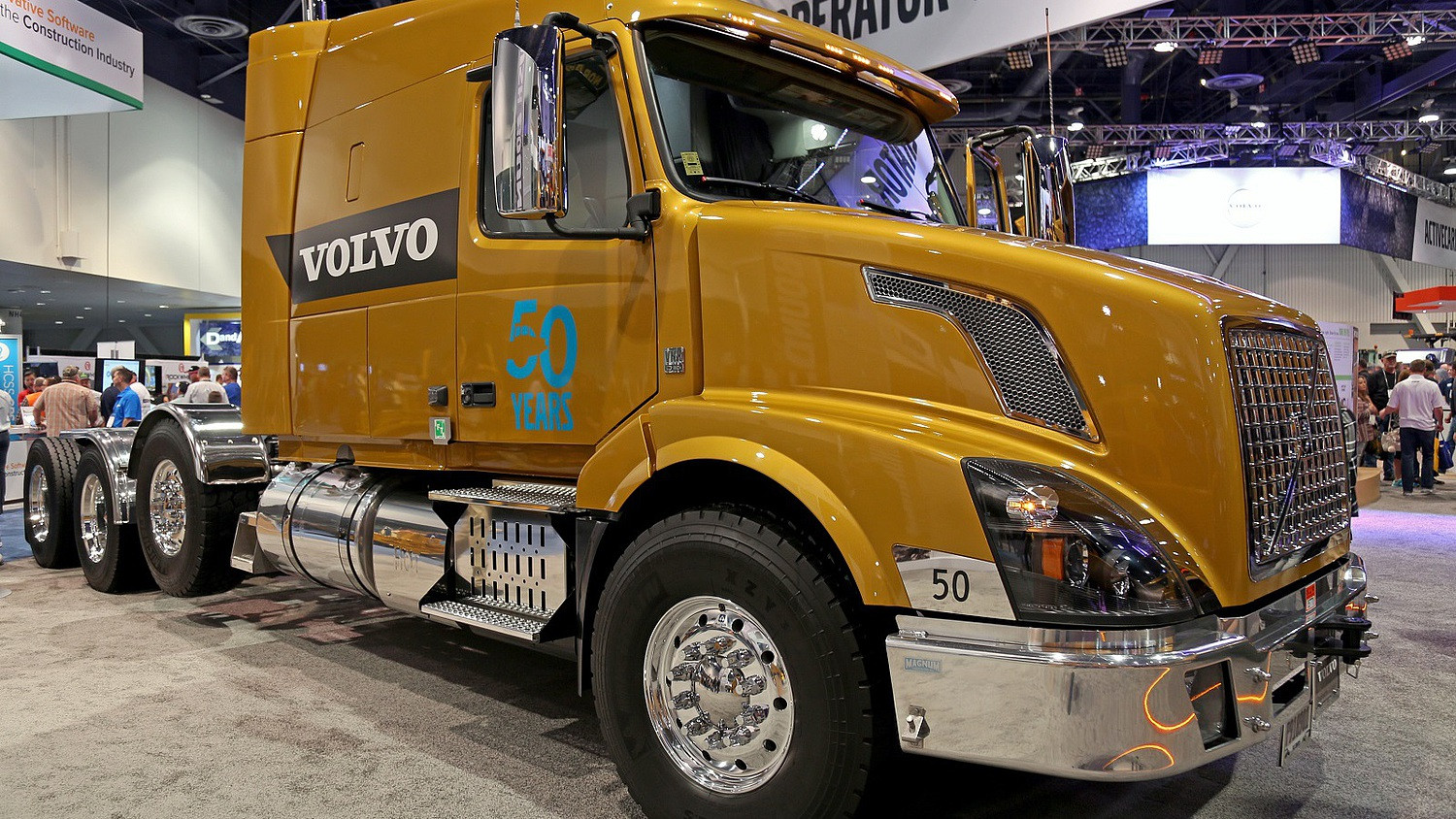 A Volvo 2 500 munkavállaló elbocsátásáról és 500 millió dolláros költségcsökkentésről döntött