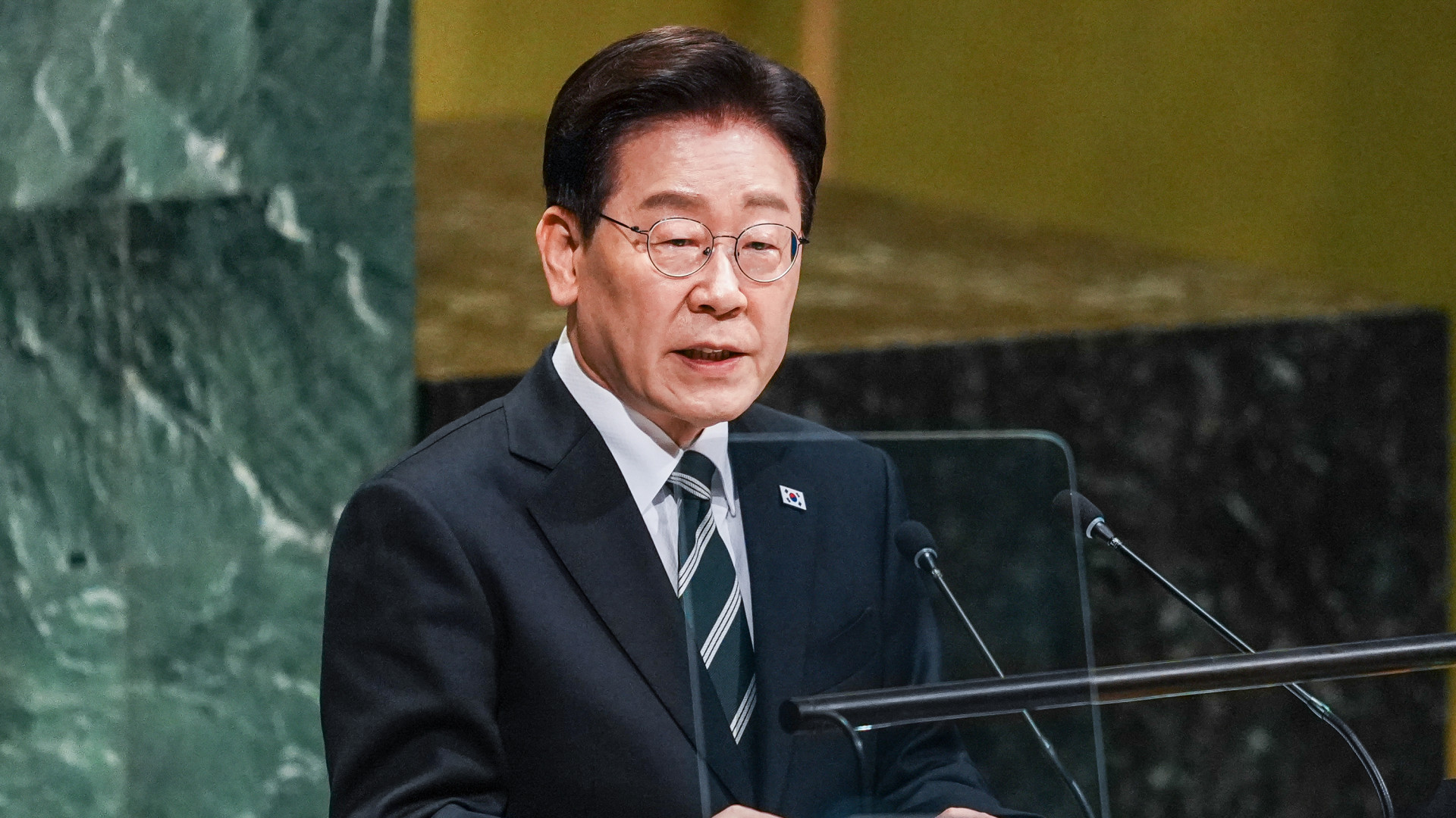 Dél-koreai bankokból személyes adatok szivárogtak ki, az elnök vizsgálatot rendelt el
