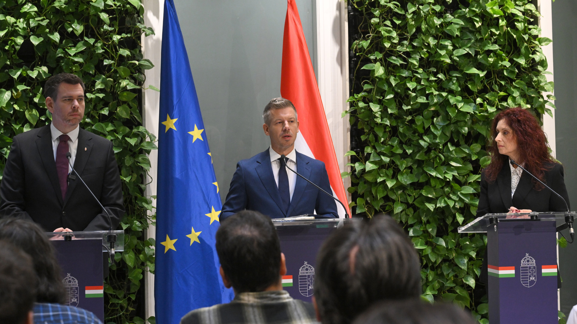 Vitézy Dávid: mintegy 367 milliárd forintnyi uniós forrás került veszélybe